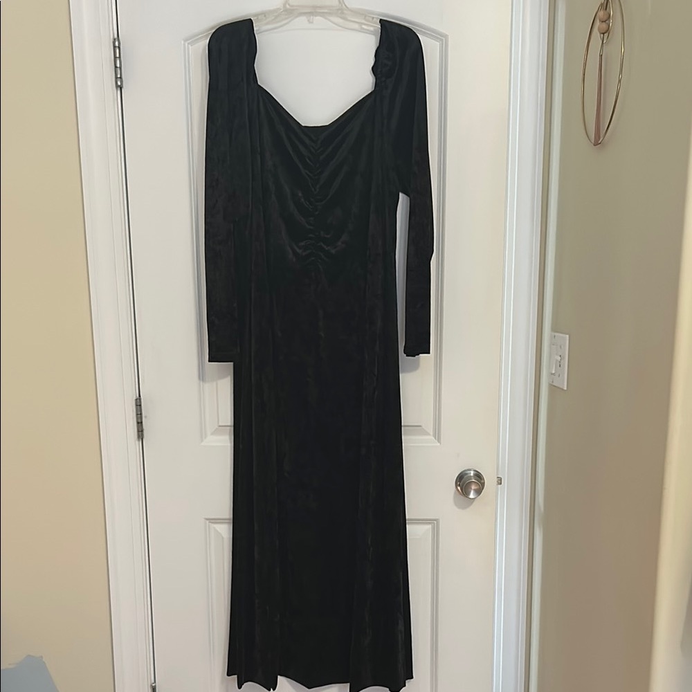 Black Long Sleeve Gown